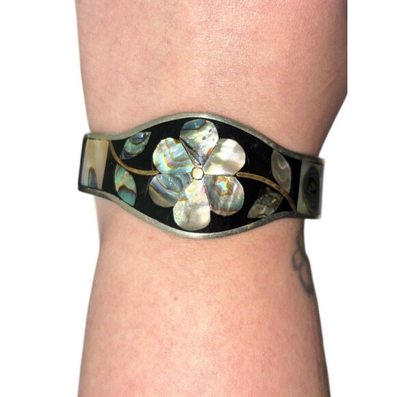 Floral Designed Onyx & Abalone Vintage Cuff Bracelet Made in Mexico - Picture 1 of 4